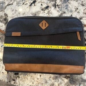 Laptop sleeve for 15” laptop